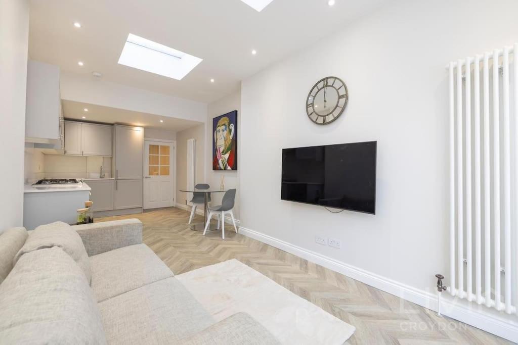 2 Bed Flat -Zone 1-4 London Apartamento Thornton Heath Exterior foto